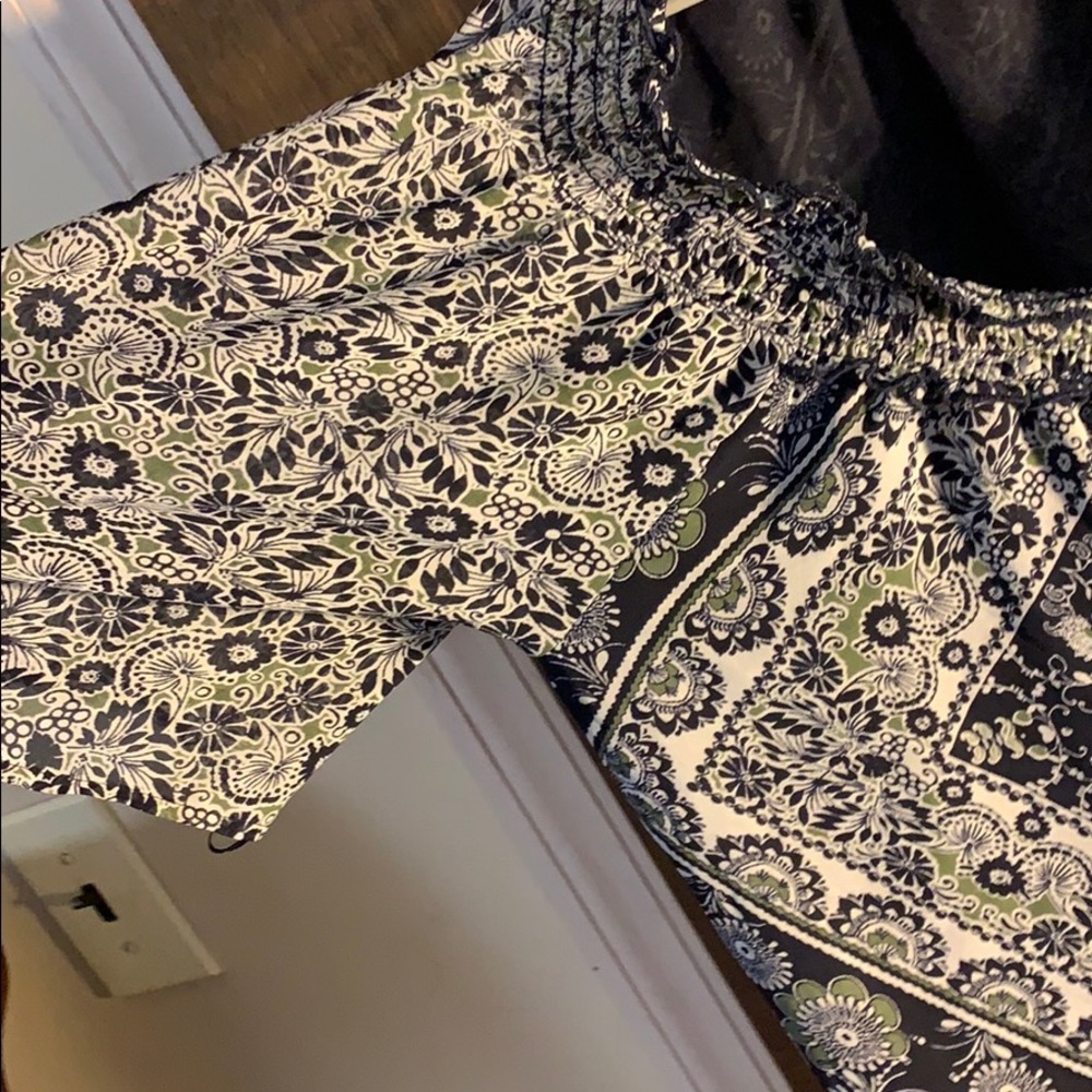 Top - Picture 2 of 3